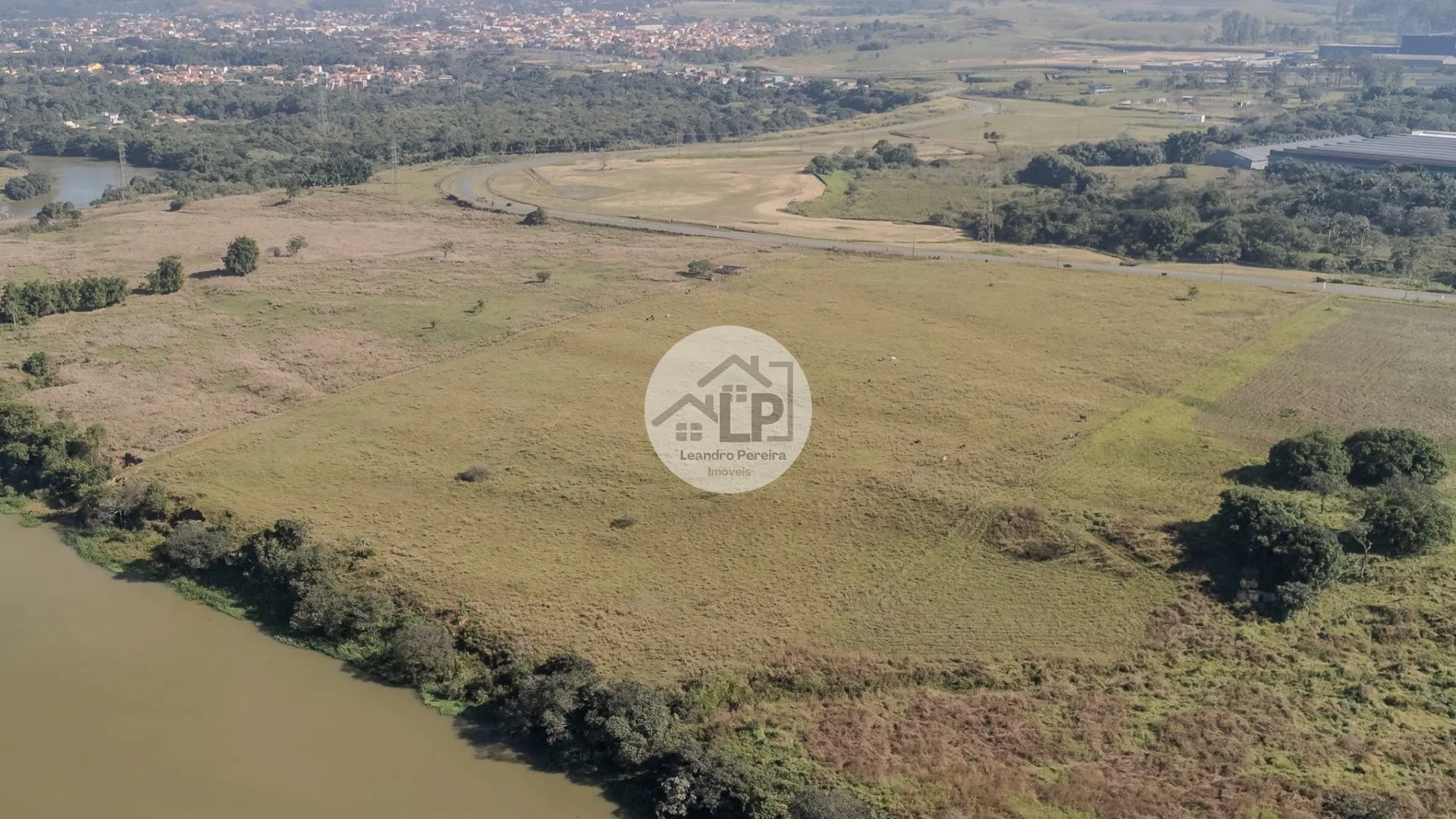 Imagem Lote/Terreno de 77000m² no bairro CENTRO, em Itatiaia