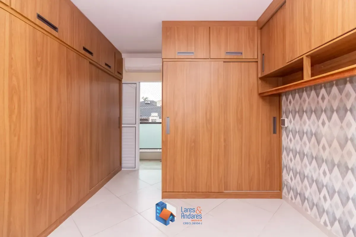 Imagem Casa para venda em Parque São Domingos com 3 quartos, sendo 1 suíte, 220m²