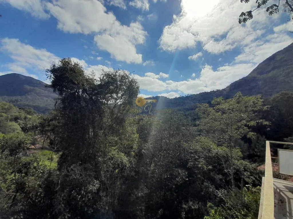 Imagem Casa em Condomínio para Venda em Teresópolis / RJ no bairro Colônia Alpina