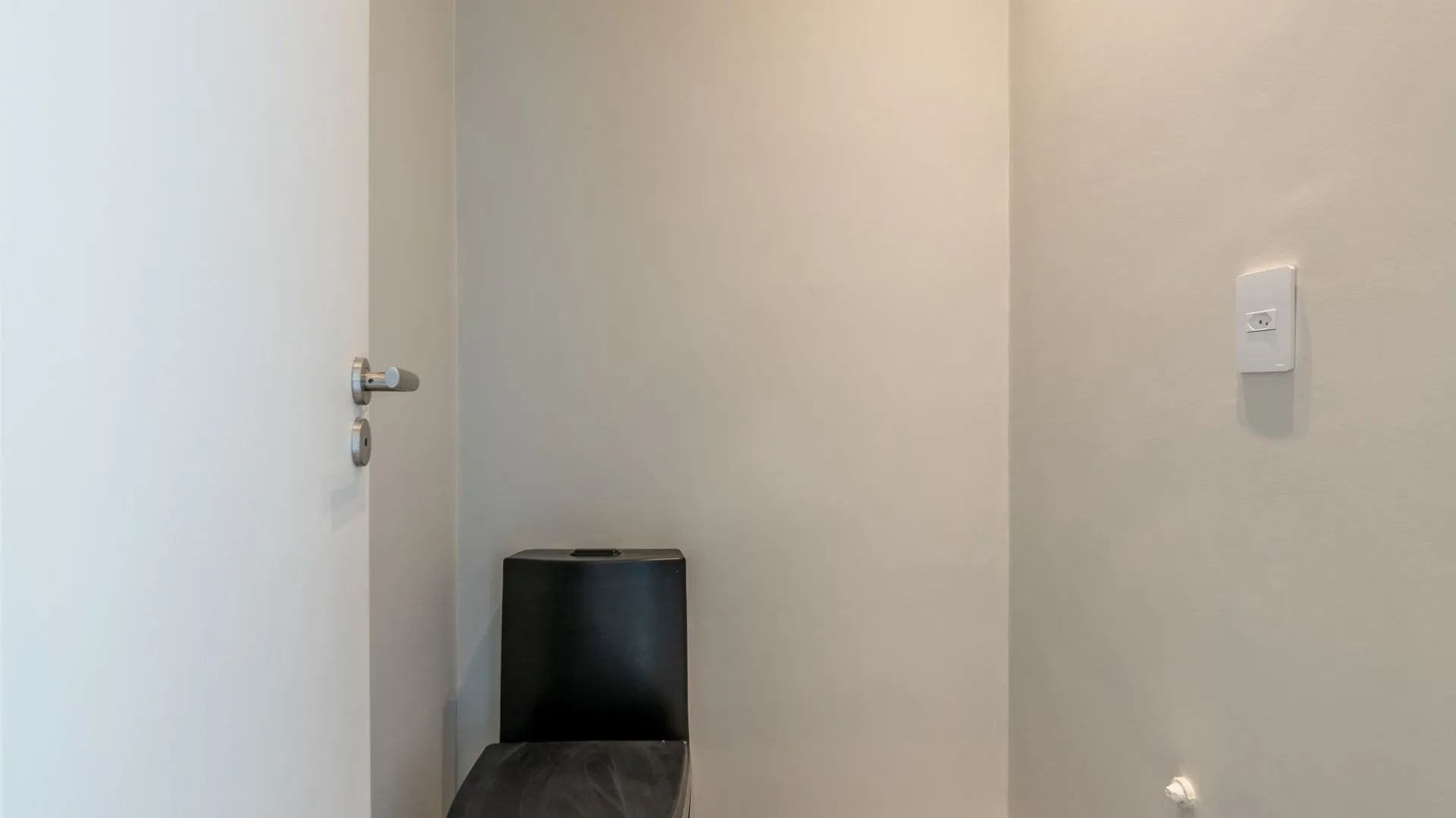 Imagem Linda casa para comprar com 4 suites em condomínio TOP