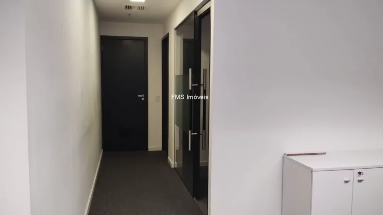 Imagem Conjunto comercial mobiliado com 286m² no Rio de Janeiro.
