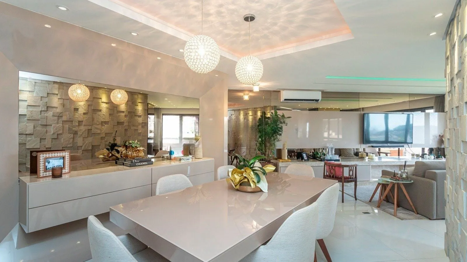 Imagem Apartamento com 3 quartos, 3 vagas e 105m² - Bairro Vila Jardim