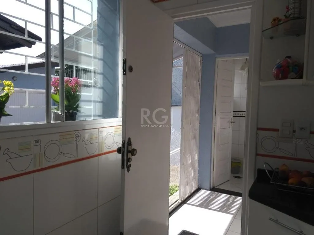 Imagem Casa para Venda - 249.86m², 3 dormitórios, sendo 1 suites, 4 vagas - Medianeira