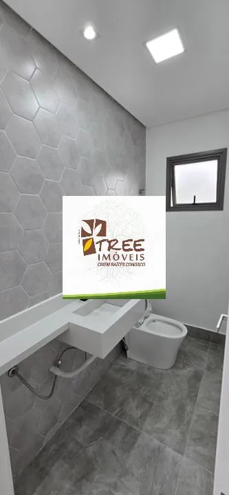 Imagem VENDA DE SOBRADO NOVO NO CONDOMÍNIO REAL PARK, EM ARUJÁ/SP, 300m² com 4 suítes amplas, suíte máster com hidro, área gourmet e piscina. CONSULTE-NOS.