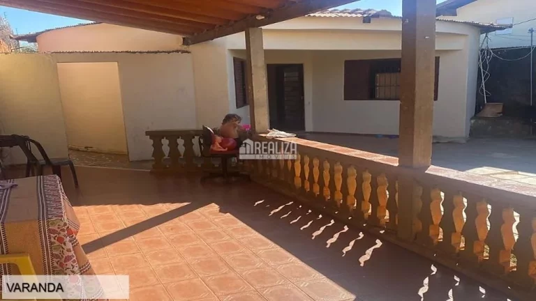Imagem Casa redonda à venda em Uberaba - 2 dormitórios, churrasqueira na varanda!