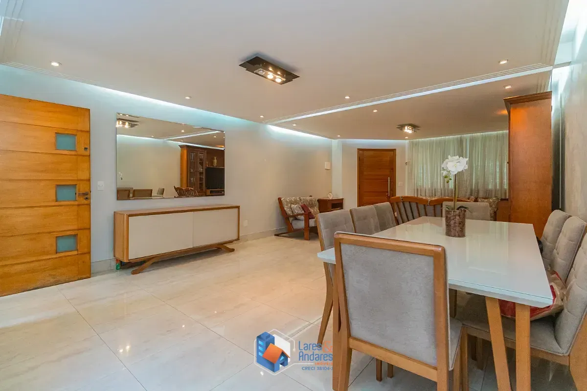 Imagem Sobrado para venda em Jardim Maria Estela com 3 quartos, sendo 3 suítes, 150m²