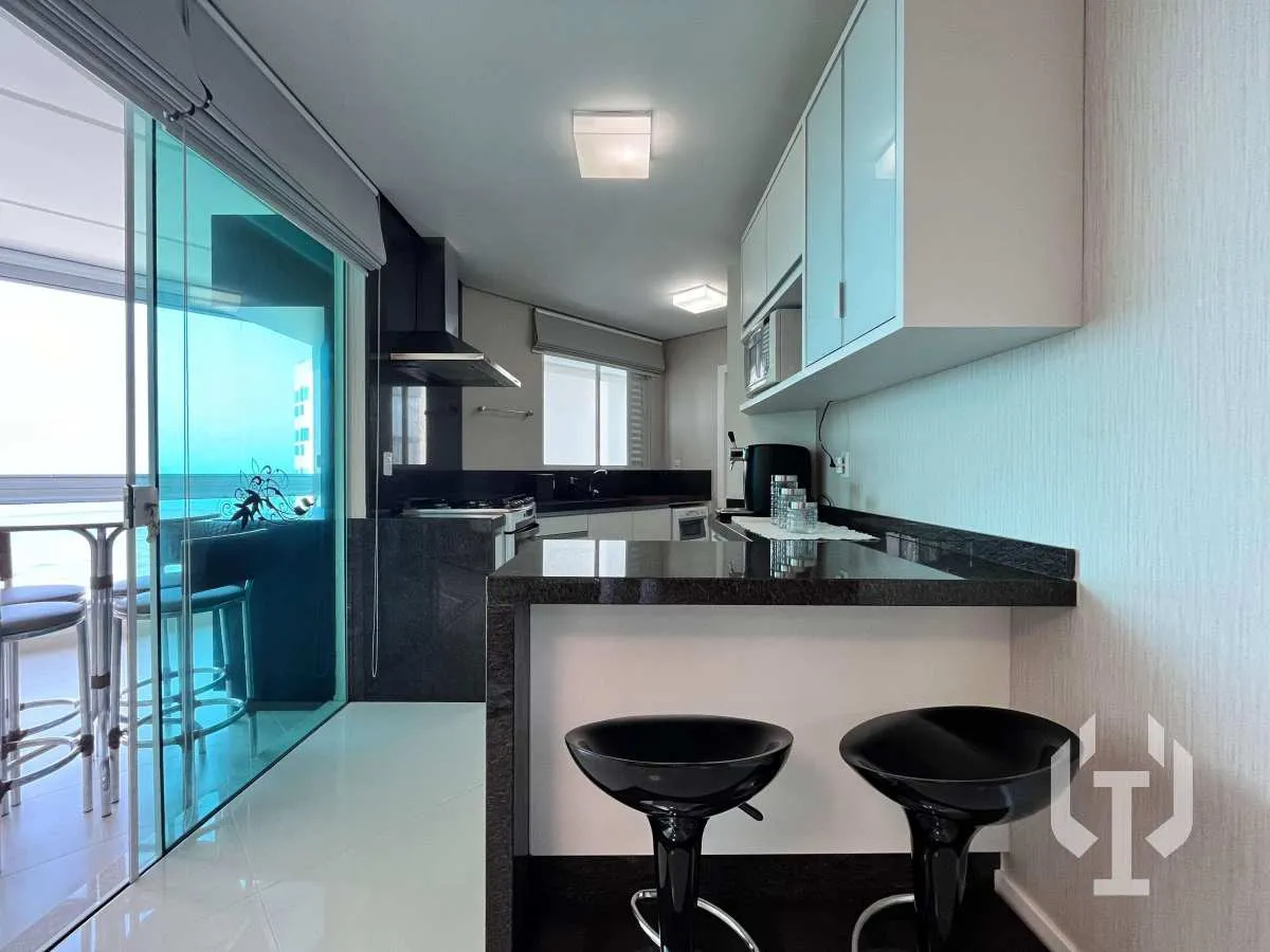 Imagem Apartamento Frente Mar 4 Suítes Mobiliado Pronto Para Morar em Meia Praia