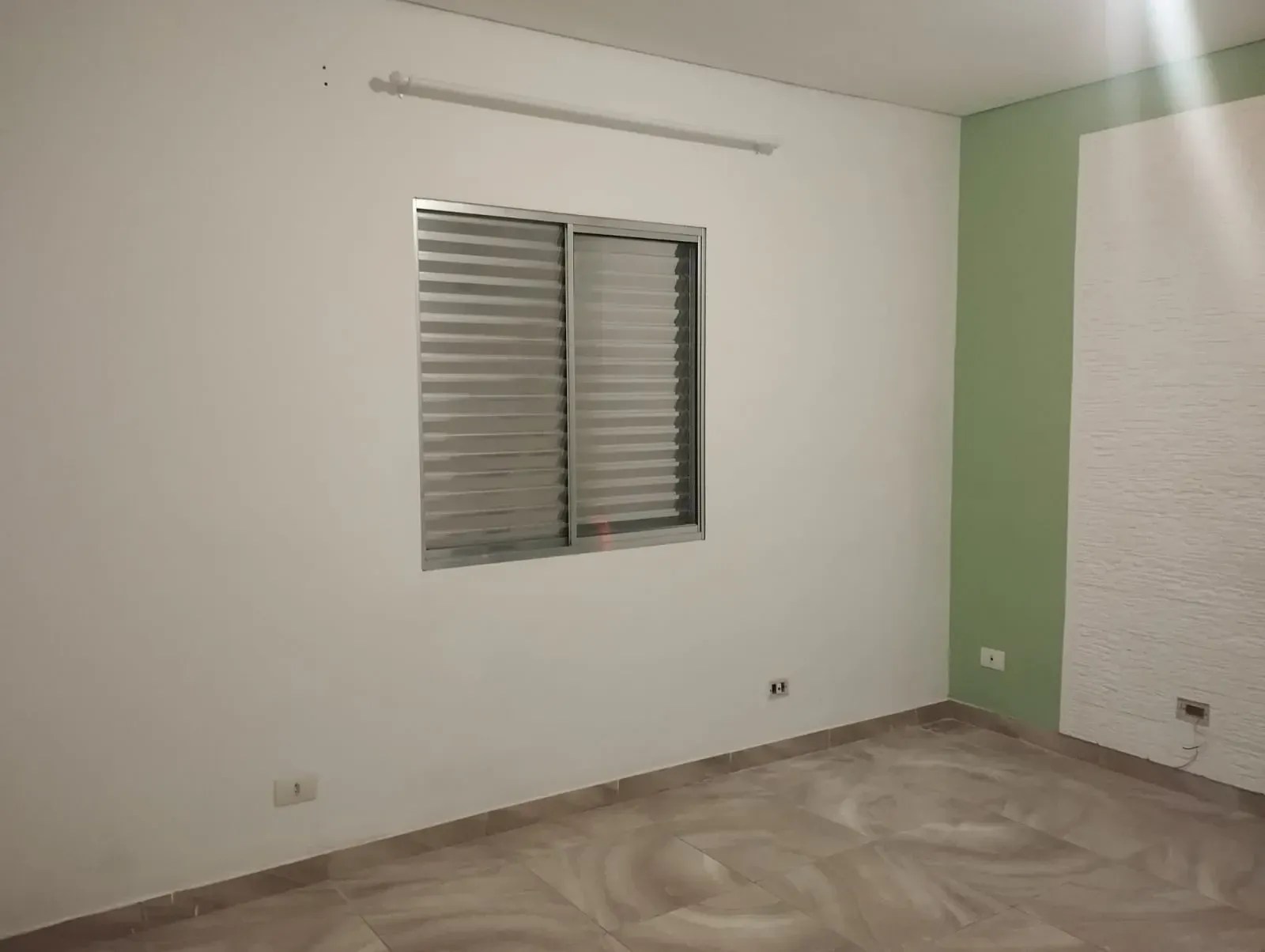 Imagem Casa com 2 Quartos para Alugar, 100 m² em Vila Brasílio Machado - São Paulo
