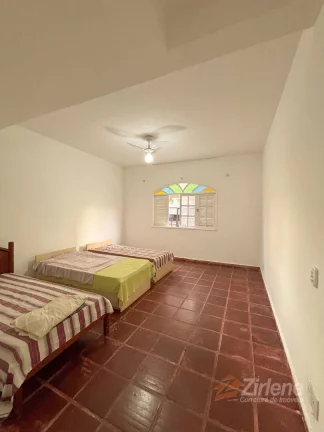 Imagem Casa de 2 pavimentos e com 6 Quartos proximo a praia do riacho