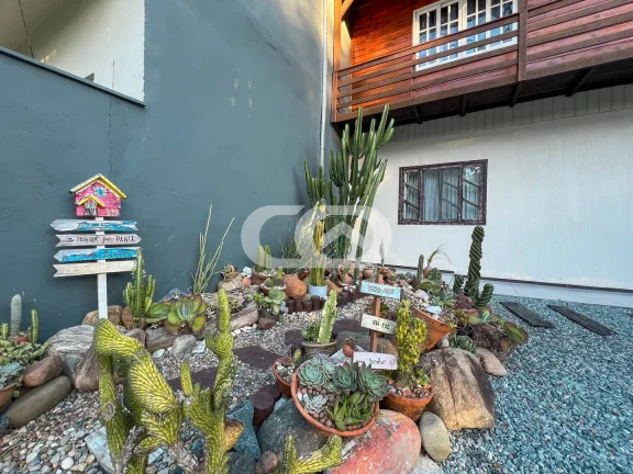 Imagem Sobrado | Costeira | Bal. Barra do Sul