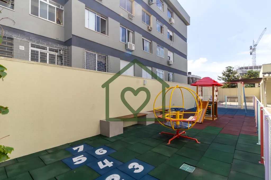 Imagem Apartamento semimobiliado em andar alto no bairro Petrópolis. 
 
Vista panorâmica de todas as jane...