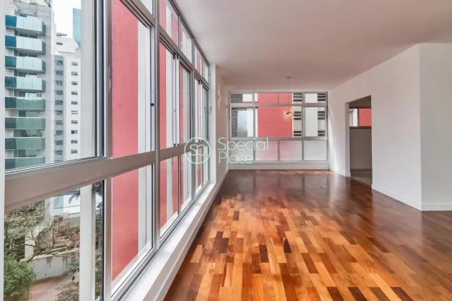 Imagem 02 Vagas de Garagem 267,75 m² de área útil 03 suítes (sendo uma master com banheiro senhor e sen...