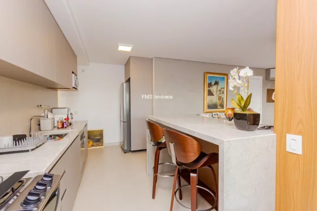 Imagem Imperdível apartamento de alto padrão com 3 suítes e 2 vagas na Vila Mariana - São Paulo-SP