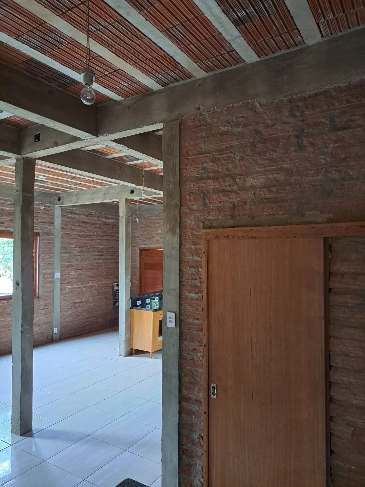 Imagem Sobrado 200m² privativos, 4 dormitórios 1 suíte e 2 vagas cobertas - Gravataí