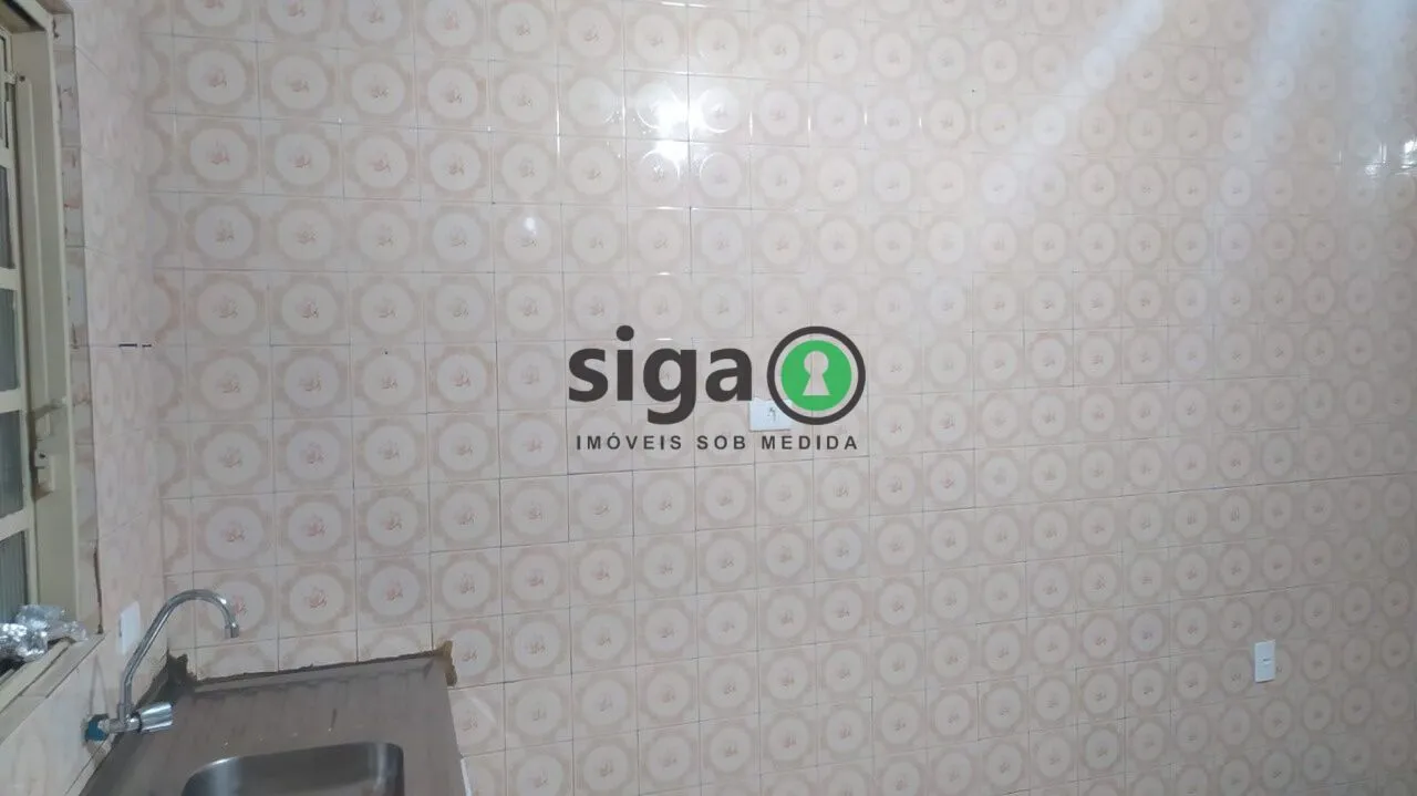 Imagem Imóvel com 3 Casas e 3 Vagas Próximo à Av. Santa Catarina