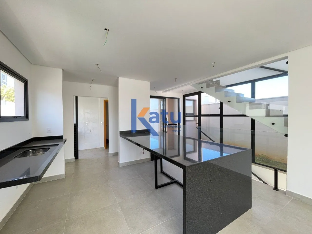 Imagem CASA PARA VENDA NO CONDOMÍNIO RESERVA DA ERMIDA EM JUNDIAÍ/SP

Término de Construção

O imóvel...