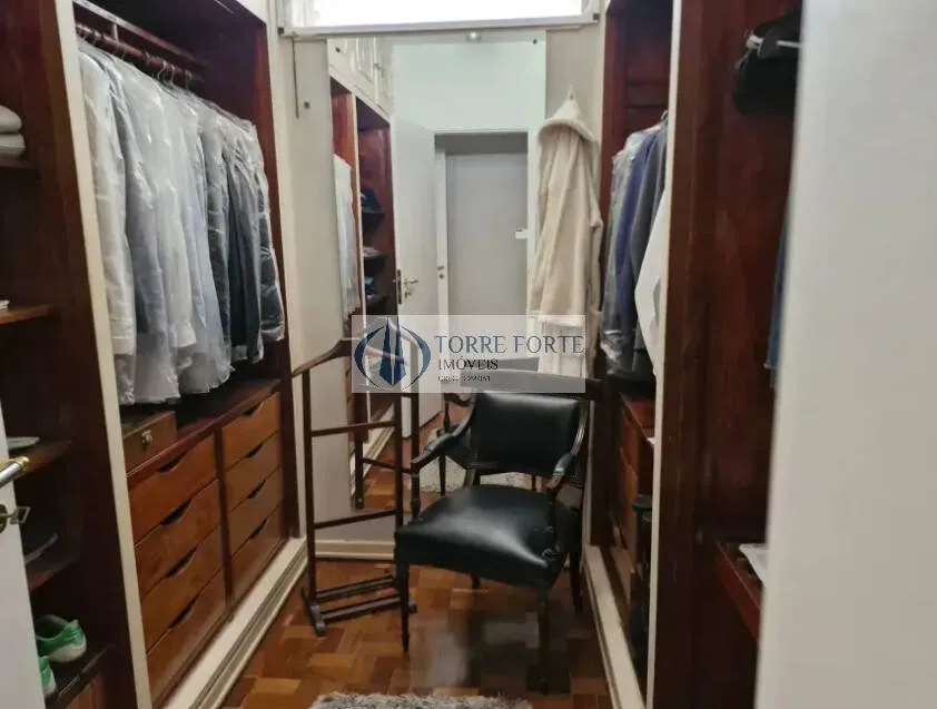 Imagem Excelente casa de alto padrão no Bairro Cidade Jardim, com 532 m², única