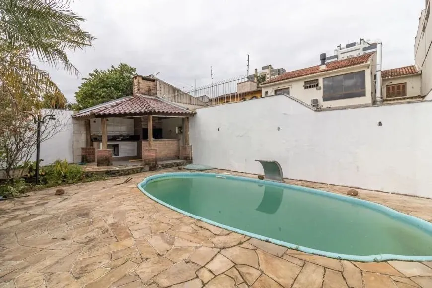 Imagem Casa / 3 Dormitórios / 1 Suíte / 3 Vagas / Churrasqueira / Piscina / Jardim Planalto / Jardim Itu / Porto Alegre / RS