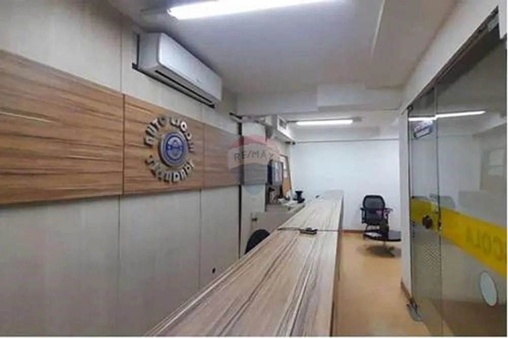 Imagem 3 lojas em Galeria próximo ao metro Copacabana, com total de 83m²