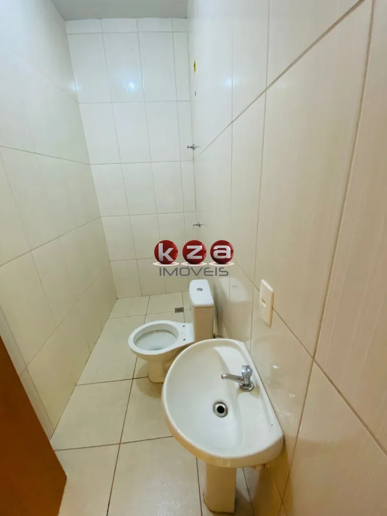 Imagem Galpão Comercial para Locação em Vinhedo-SP - Jardim São Lucas: 1 Sala, 3 Banheiros, 3 Vagas de Garagem, 200m² de Área.