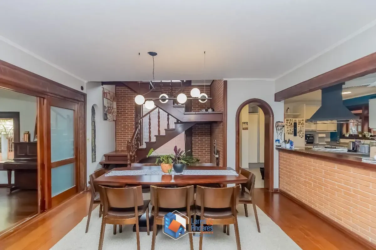 Imagem Casa no condomínio Clube Castelo para venda com 3 quartos, sendo 2 suítes, 306m²