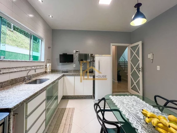 Imagem Casa com 4 dormitórios à venda, 192 m² por R$ 1.295.000 - Pimenteiras - Teresópolis/RJ