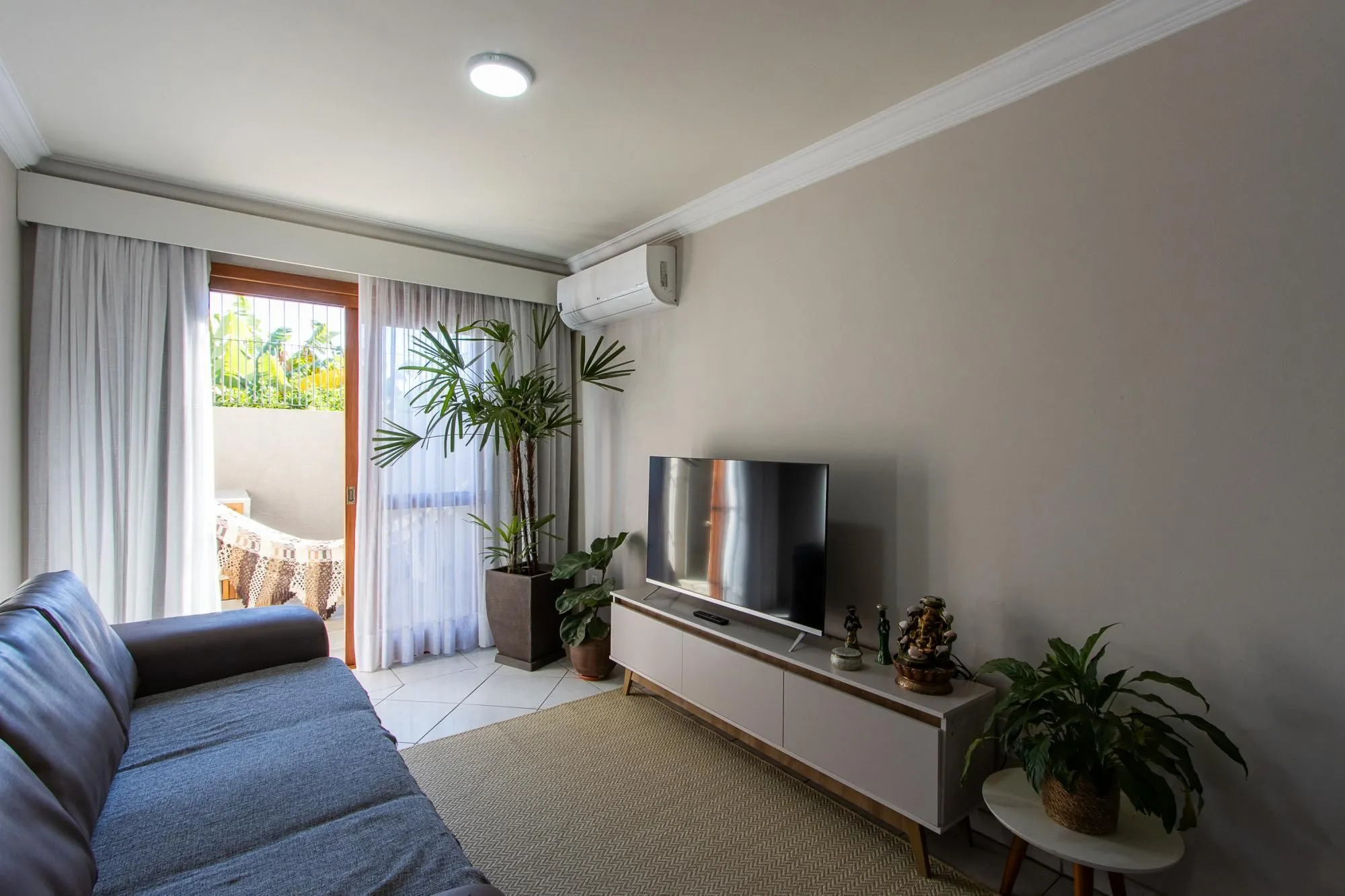 Imagem Casa em condomínio fechado, 104m² privativos, 2 quartos, 1 vaga, bairro Camaquã