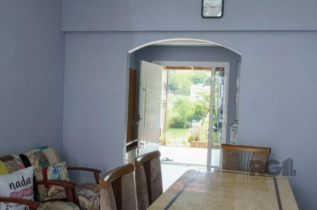 Imagem Casa 164m², 3 dormitórios, 3 vagas no bairro Jardim Carvalho