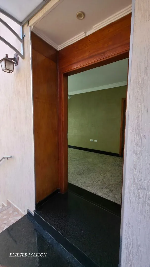 Imagem Casa a venda com 3 quartos na rua fosco pardini em Poços de Caldas - MG