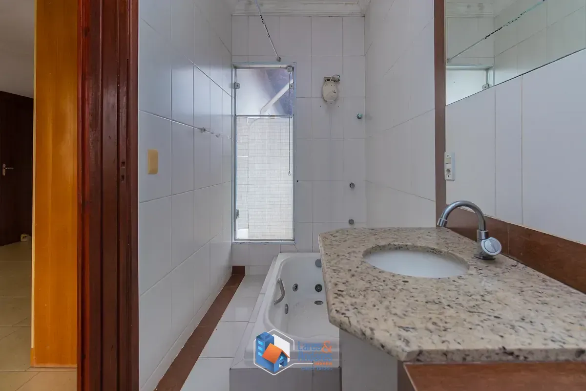 Imagem Sobrado para venda em Jardim Santa Cruz (Campo Grande) com 4 quartos, sendo 1 suíte, 151m²