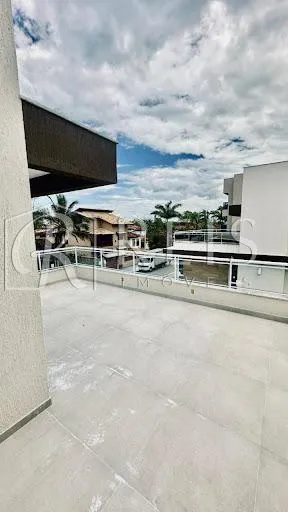 Imagem Casa para Venda em Rio das Ostras, Recreio, 2 dormitórios, 2 suítes, 4 banheiros, 2 vagas