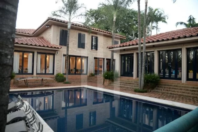 Imagem Imperdível! Casa em Condomínio à venda em Ribeirão Preto-SP, no Condomínio Residencial Veneza, 4 quartos, 4 suítes, 4 salas, 6 banheiros, 6 vagas, 700m².