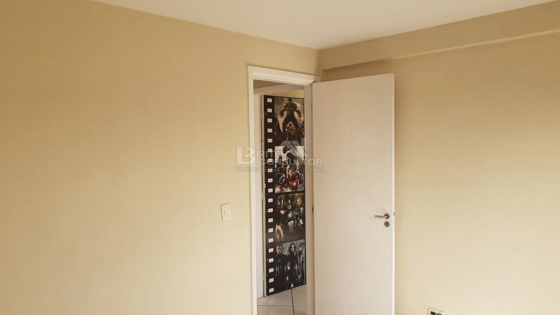 Imagem Vendo Apartamento com 2 Quartos, Varanda e Vaga, 60m² no Condomínio Central Park em Barro Vermelho, São Gonçalo/RJ