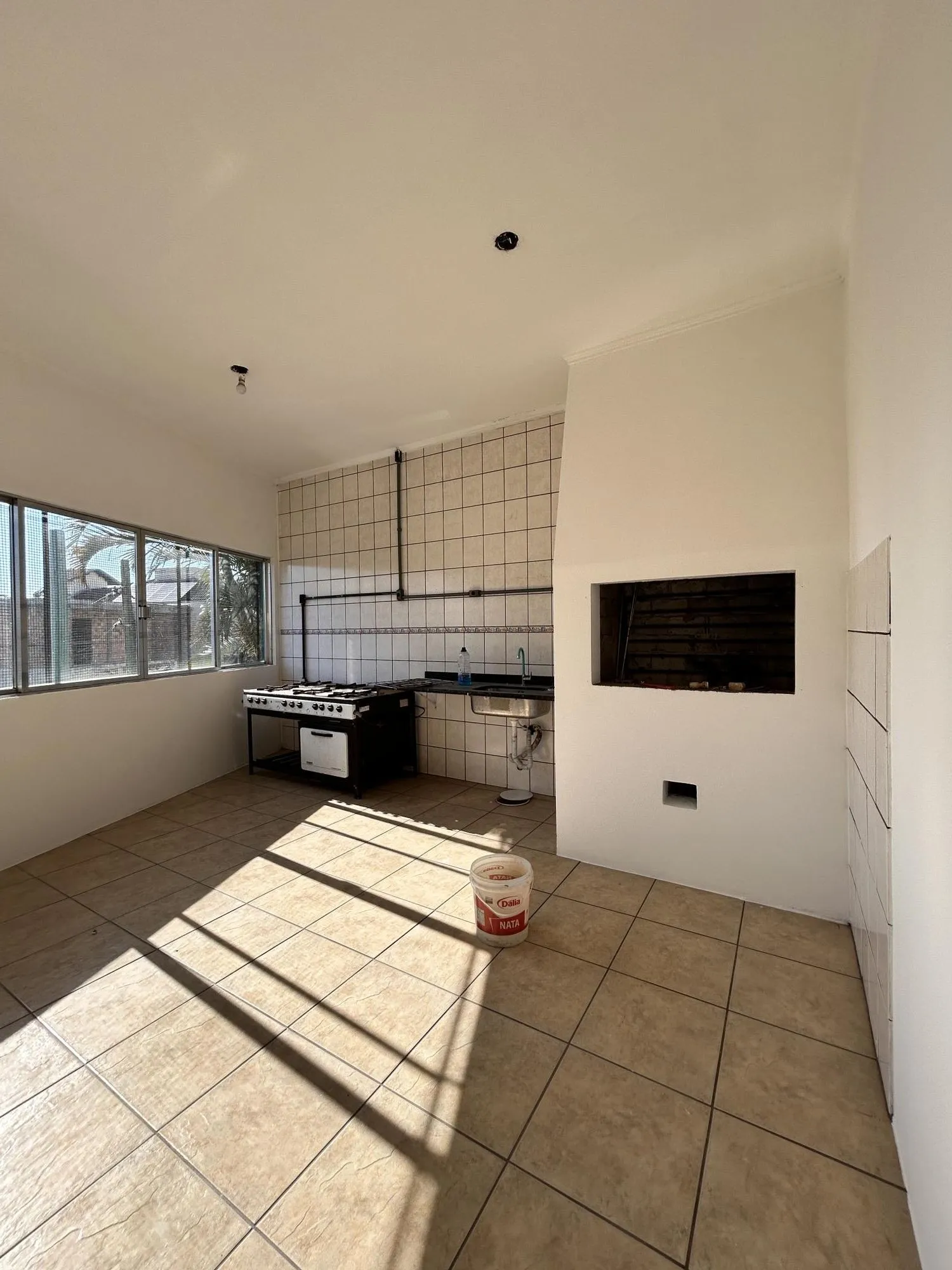 Imagem PRÉDIO COMERCIAL - 214M2 DE ÁREA PRIVATIVA - BAIRRO MATO GRANDE - CANOAS/RS