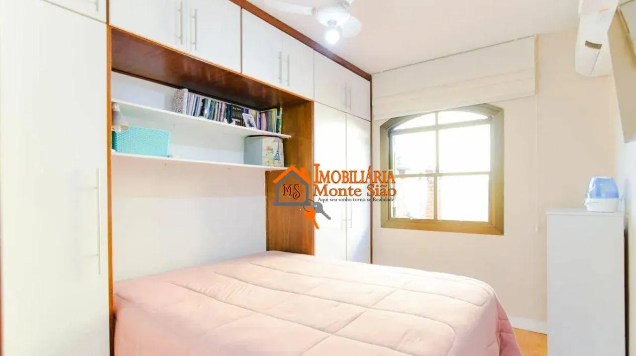 Imagem Sobrado com 6 dormitórios à venda, 245 m² por R$ 1.200.000 - Vila Galvão - Guarulhos/SP