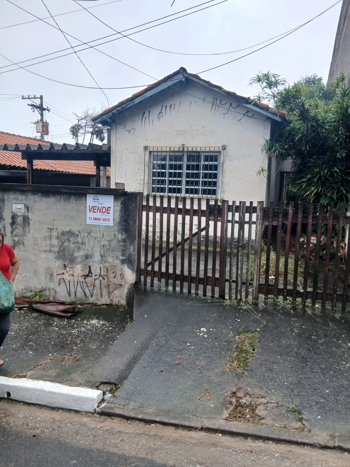 Imagem VENDO CONFORTÁVEL CASA NO BAIRRO PEDREIRA!