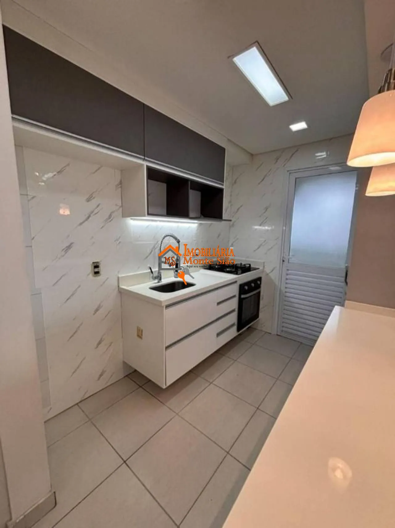 Imagem Apartamento com 2 dormitórios para alugar, 51 m² por R$ 3.555,00/mês - Vila Galvão - Guarulhos/SP