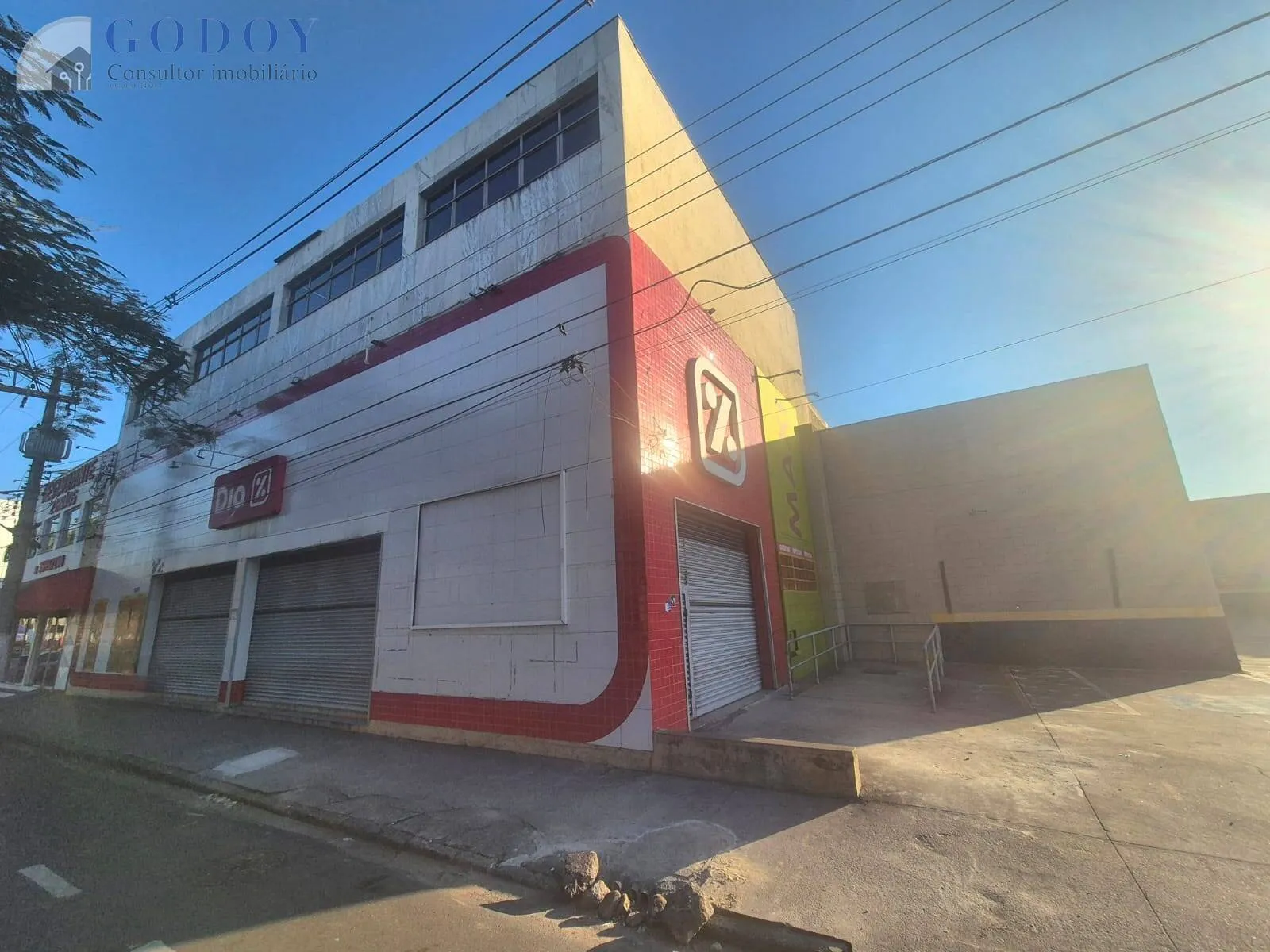 Imagem Galpão Comercial para Locação na Avenida Principal - 2.400m² de Oportunidad