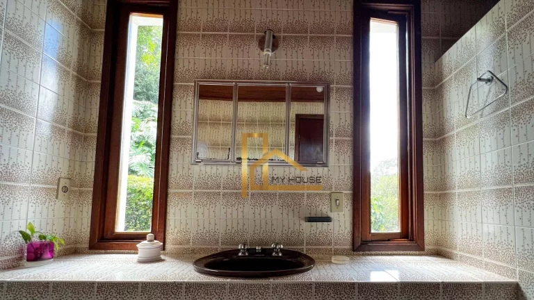 Imagem Casa de Campo com 5 Suítes e Piscina em Condomínio com Lagos e Lazer à 25 minutos do centro de Teresópolis/RJ