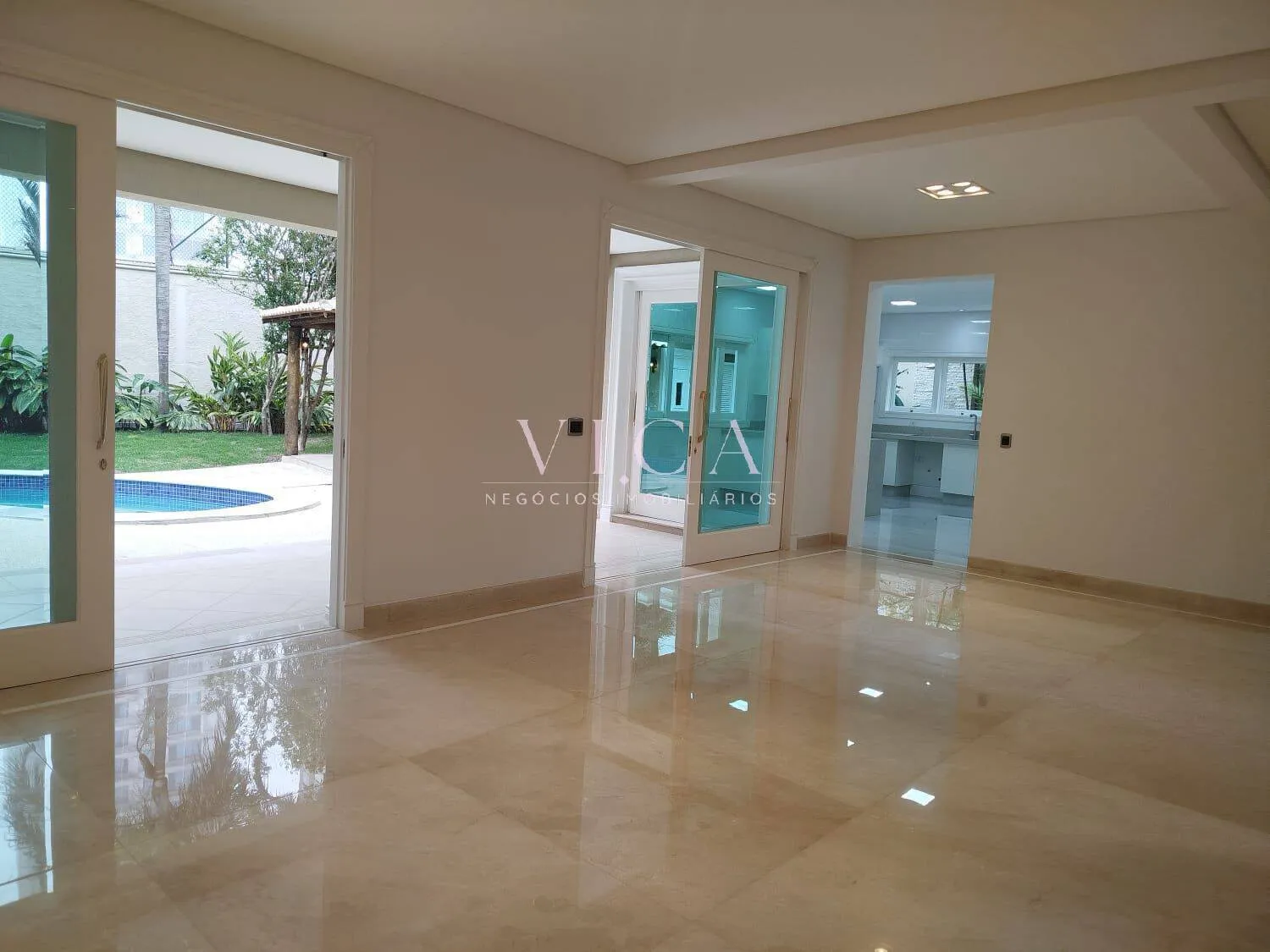 Imagem Casa para venda com 4 dormitórios, 450m2 - por R$ 3.900.000 - Alphaville