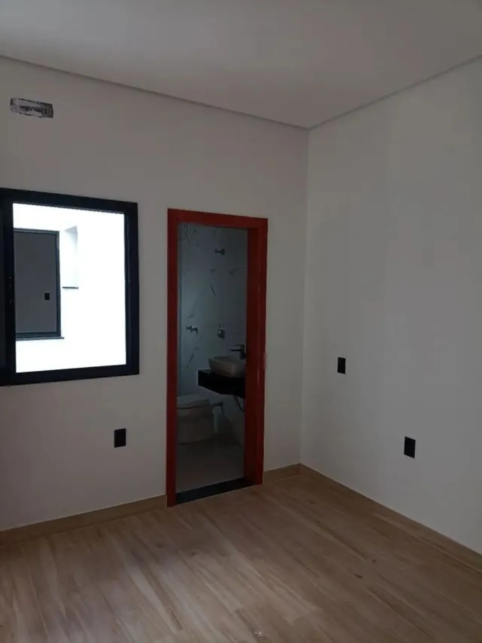 Imagem Casa em Condomínio à Venda em Sorocaba-SP, Bairro Horto Florestal: 3 Quartos, 1 Suíte, 1 Sala, 2 Banheiros, 1 Vaga de Garagem, 100m².