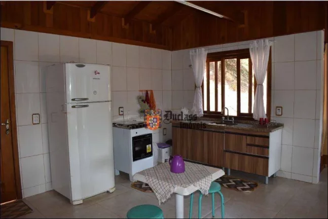 Imagem Chácara com 3 dormitórios à venda, 2350 m² por R$ 650.000,00 - Descansópolis - Campos do Jordão/SP