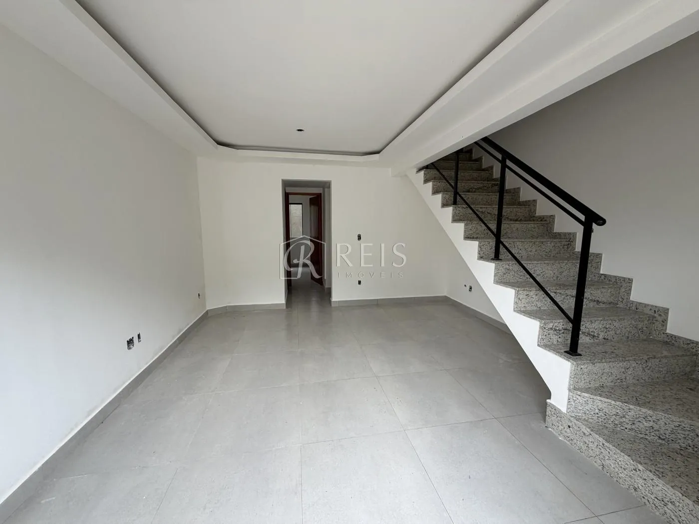 Imagem Casa para Venda em Rio das Ostras, Chácara Mariléa, 3 dormitórios, 2 suítes, 3 banheiros, 1 vaga