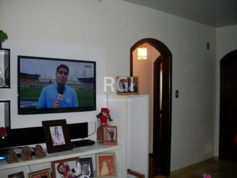 Imagem Casa para Venda - 200m², 4 dormitórios, sendo 1 suites, 4 vagas - Jardim Lindóia