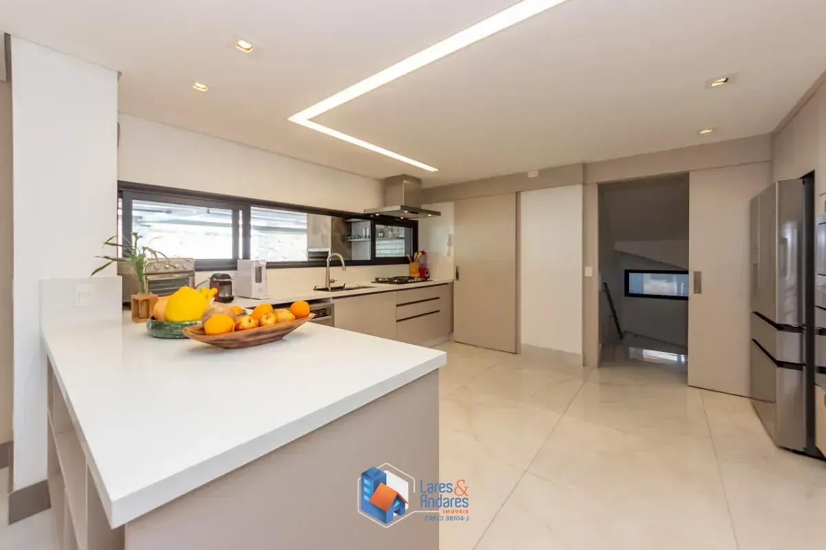 Imagem Casa no condomínio Condomínio Reserva 8 para venda com 3 quartos, sendo 3 suítes, 514m²