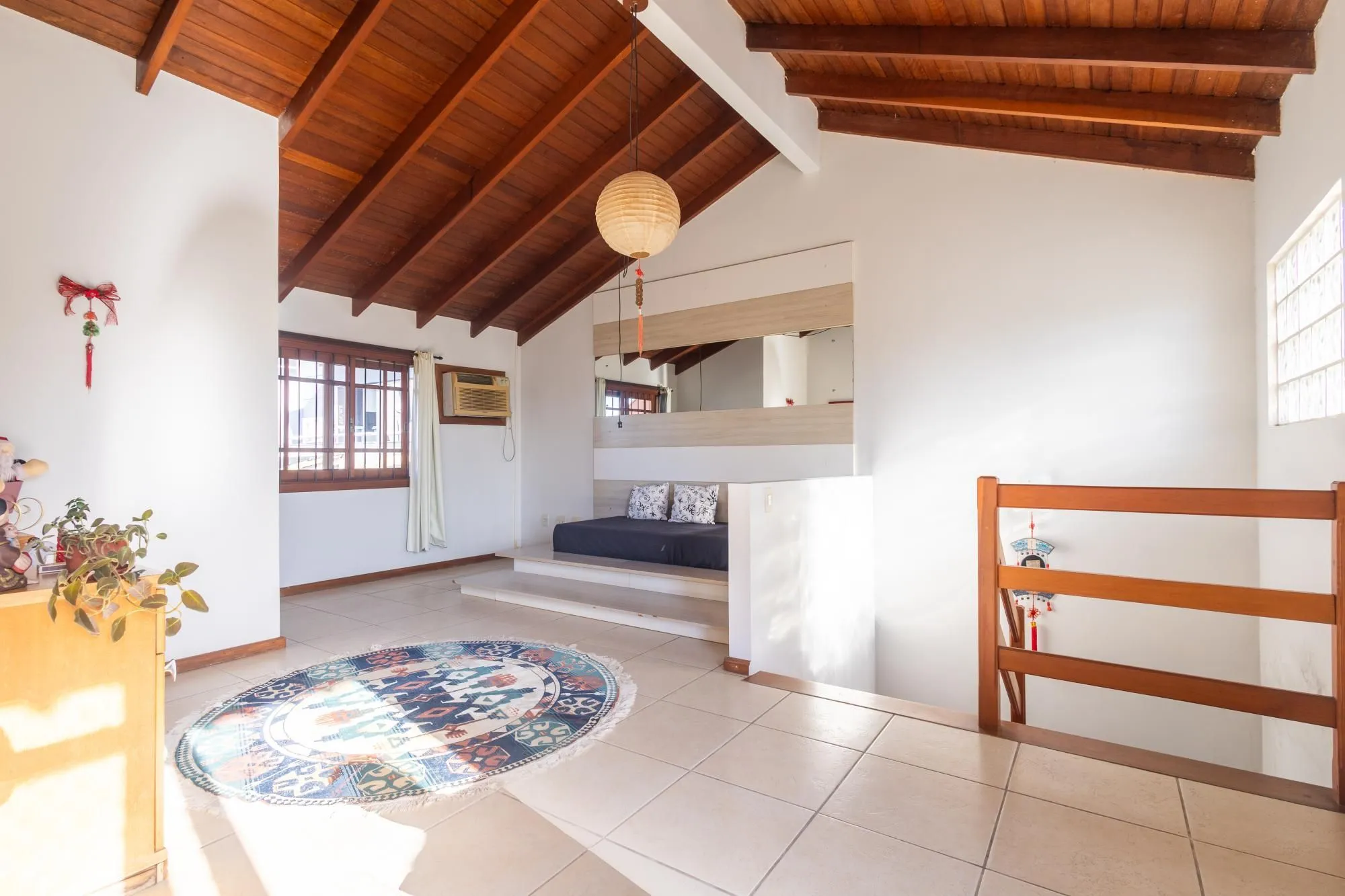 Imagem Excelente casa com 214m² privativos na Rua Dona Paulina - Bairro Tristeza!