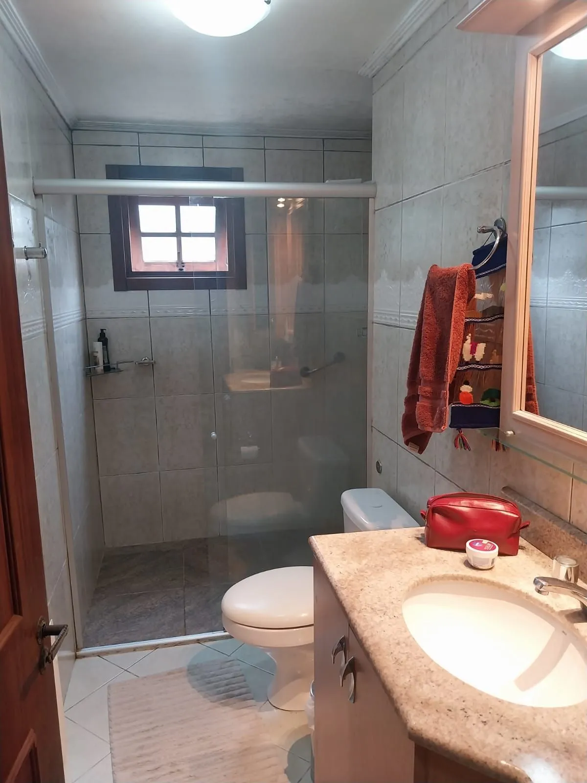 Imagem Apartamento Mobiliado com 2 dorm., 02 vagas à Venda no Bairro Planalto em Gramado