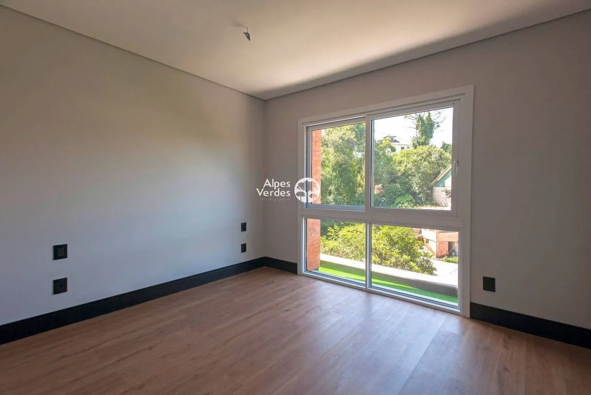 Imagem Vende-se Apartamento no Centro de Gramado, com 2 quartos