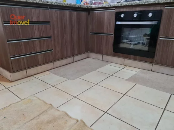 Imagem Casa à venda em Ribeirão Preto-SP: 3 quartos, 1 suíte, 2 salas, 4 banheiros, 7 vagas de garagem, 249,00 m² de área.