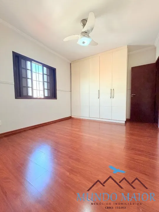 Imagem OPORTUNIDADE ÚNICA! SOBRADO 280M² PRONTO PARA MORAR - 3 SUÍTES + ESCRITÓRIO